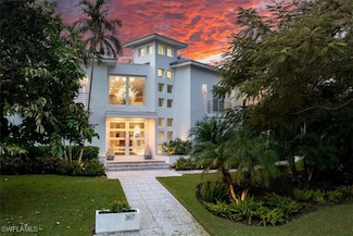 367 5th Ave N, Naples, FL 34102