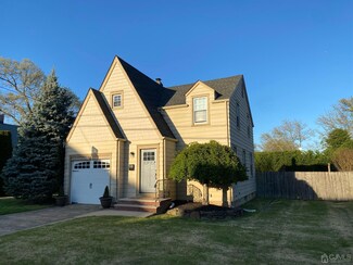 14 Pulaski Ave S, Sayreville, NJ 08872
