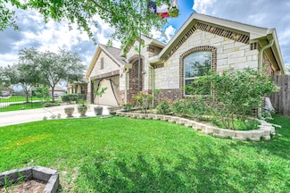 3050 Coreopsis Ct, Dickinson, TX 77539