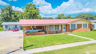 1605 Charity St, Abbeville, LA 70510