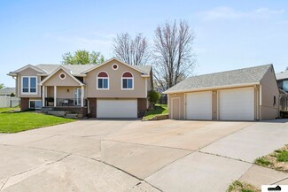 8016 S 68th Avenue Cir, La Vista, NE 68128