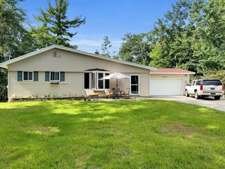 1025 Gentian Dr SE, Grand Rapids, MI 49508