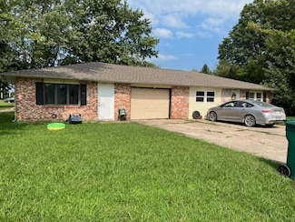 421 S Thompson St, Mountain Grove, MO 65711