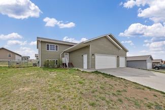 735 Bear Tooth Bear Tooth Ct, Box Elder, SD 57719