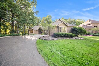 4502 Cross Creek Dr, Ann Arbor, MI 48108