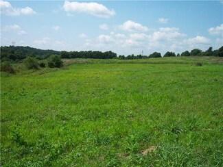 3 Woodside Old Frame Rd, Smithfield, PA 15478
