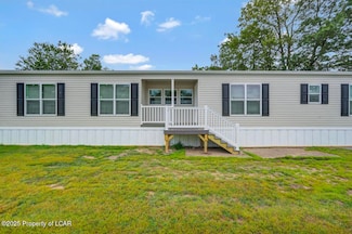 209 Tracy Ln, Butler Township, PA 18222