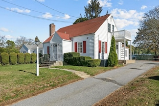 74 Valley Rd, Middletown, RI 02842