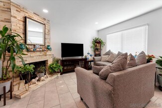 250 Espanas Glen, Escondido, CA 92026