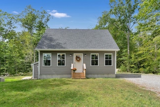 95 Rolling Brook Rd, Raymond, ME 04071