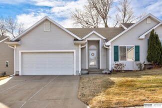 9203 Laurel Plaza, Omaha, NE 68134