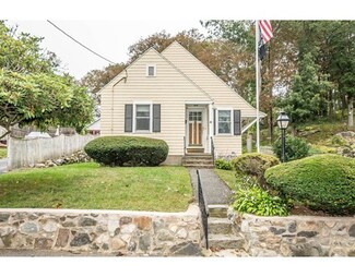 6 Pine St, Wakefield, MA 01880