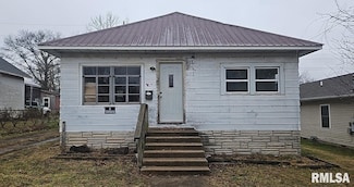 407 N Gardner St, West Frankfort, IL 62896