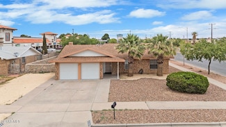 11353 Bunky Henry Ln, El Paso, TX 79936