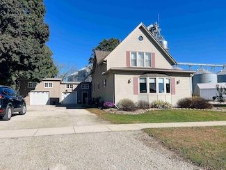 213 W Main St, Hawkeye, IA 52147