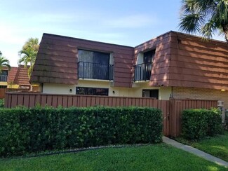 214 Live Oak Ln, Boynton Beach, FL 33436