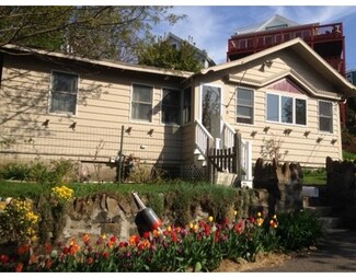 8 Hillcrest Ave, Nahant, MA 01908