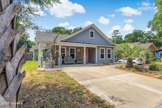 227 NE 38th St, Oak Island, NC 28465