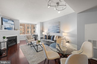 851 N Glebe Rd Unit 1508, Arlington, VA 22203