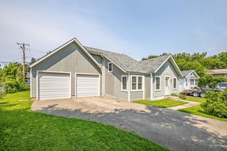 816 West Blvd, McHenry, IL 60051