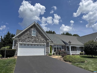 52 Hunters Trail, Waynesboro, VA 22980