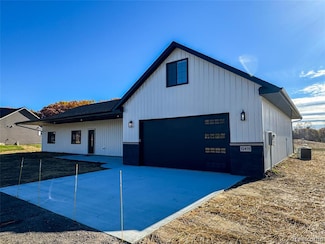12415 Old Miller Rd, Lennon Vlg, MI 48449