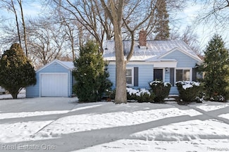 21696 Purdue Ave, Farmington Hills, MI 48336