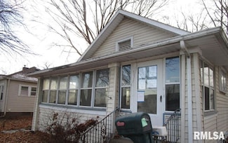 2456 Barker St, Clinton, IA 52732