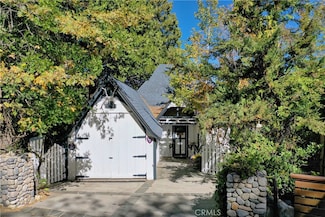 197 Rocky Point Rd, Lake Arrowhead, CA 92352