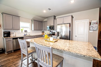 292 Sunnyside Dr, Trenton, TX 75490