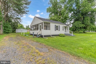 36029 Center Ave, Chaptico, MD 20621