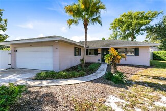 200 Pinewood Dr, Maitland, FL 32751