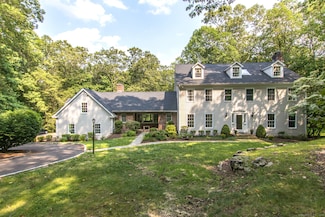 39 Wampum Hill Rd, Weston, CT 06883