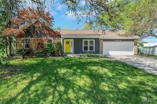 4553 Clearbrook Dr, Saint Charles, MO 63304