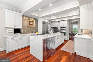 3107 Russell Rd, Alexandria, VA 22305
