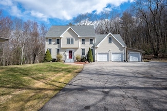 1 Crowl Hill Rd, Auburn, MA 01501