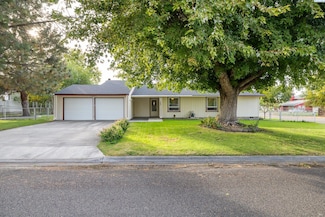 1202 S Johnson St, Kennewick, WA 99338