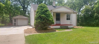 9473 Whitall Ln, Grosse Ile, MI 48138
