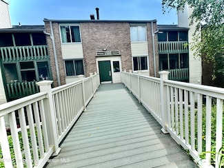 1107 Summit Pointe Dr, Scranton, PA 18508