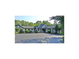 4269 Brainard Rd, Chagrin Falls, OH 44022