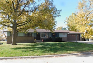 412 Oak Ave, Charter Oak, IA 51439