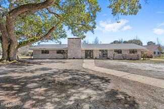 12713 Cambridge Blvd, Ocean Springs, MS 39564