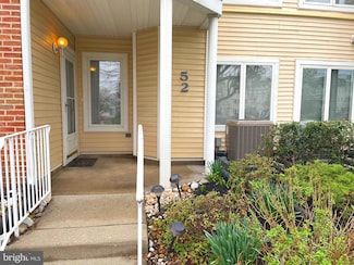 52 Natalie Ct Unit 303, Levittown, PA 19057