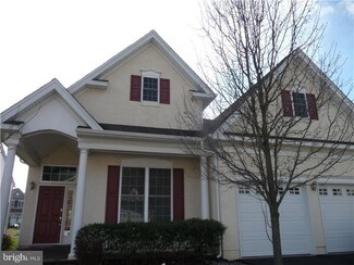 52 Andover Dr, Kendall Park, NJ 08824