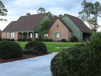 220 Lake Shore Dr, Alma, GA 31510