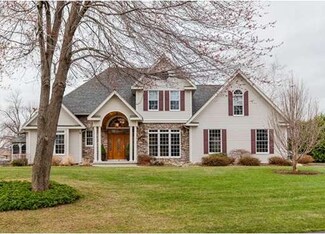 18 Primrose Path, Hatfield, MA 01038