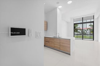 3250 NE 188th St Unit 103, Aventura, FL 33180