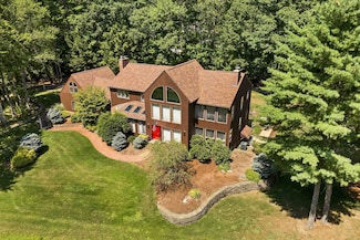 82 Pilgrim Dr, Bedford, NH 03110