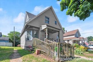 107 W Center St, Belding, MI 48809