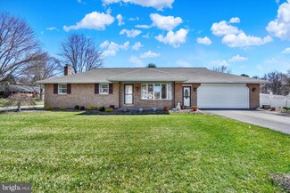 34 Eagleton Dr, York, PA 17407